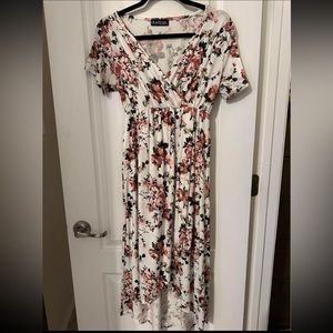 Maternity wrap Dress | Floral | Medium | Nursing Friendly | Stretchy!